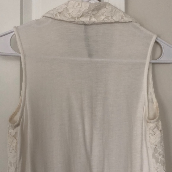 Lace Sleeveless Top - Picture 5 of 7